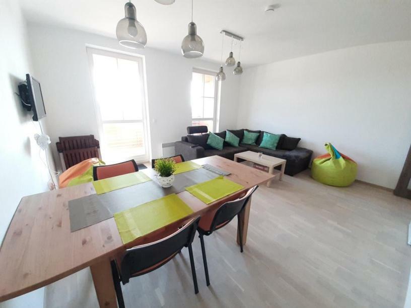 Apartman M5 ホルニー・ミーセチキ エクステリア 写真
